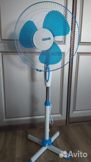 Вентилятор напольный centek. Новый