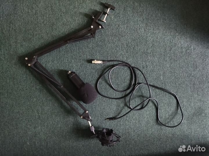 Студийный микрофон