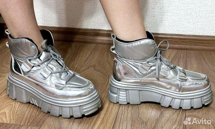 Ботинки дутики женские