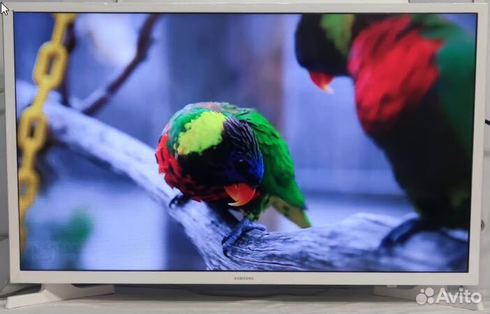 LED Smart телевизор Samsung 32 дюйма, белый