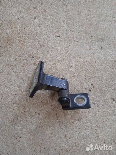 Петля двери задняя левая Volkswagen Passat B7 CCZ