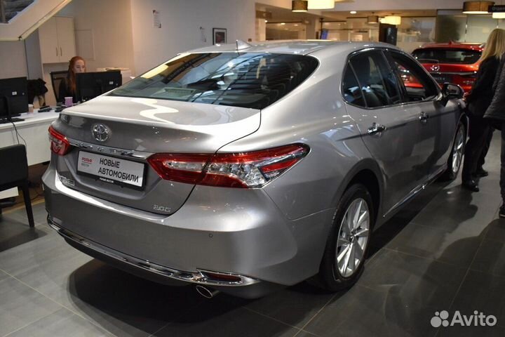 Toyota Camry 2.0 CVT, 2023