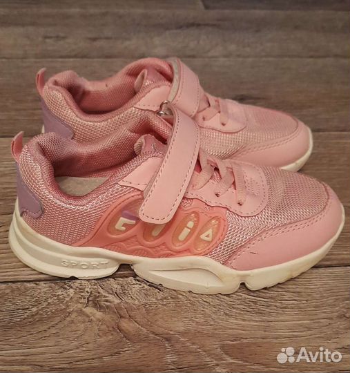 Кроссовки для девочки