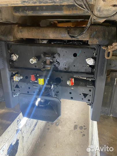 Гидро пневмо электро вывод фаркоп траверса