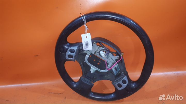 Руль на Daihatsu Storia M111S