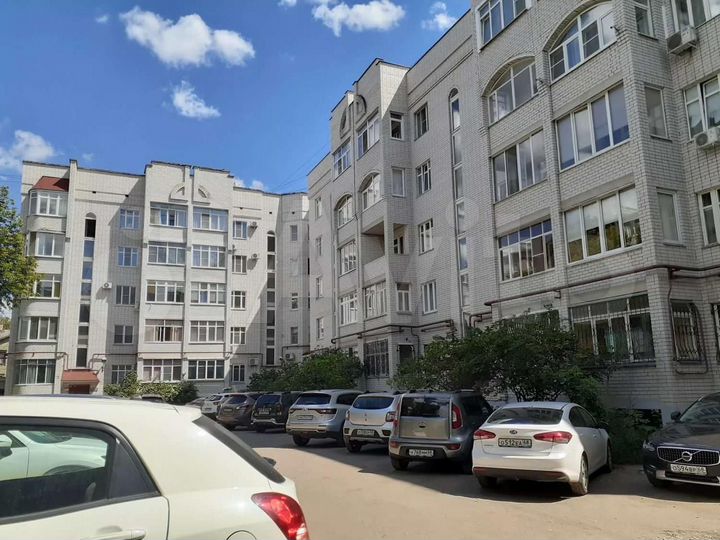 3-к. квартира, 95 м², 4/5 эт.