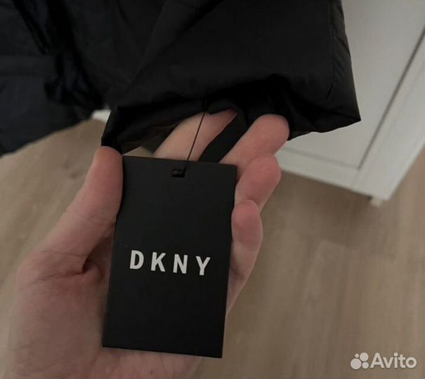 Пуховик dkny S новый оригинал