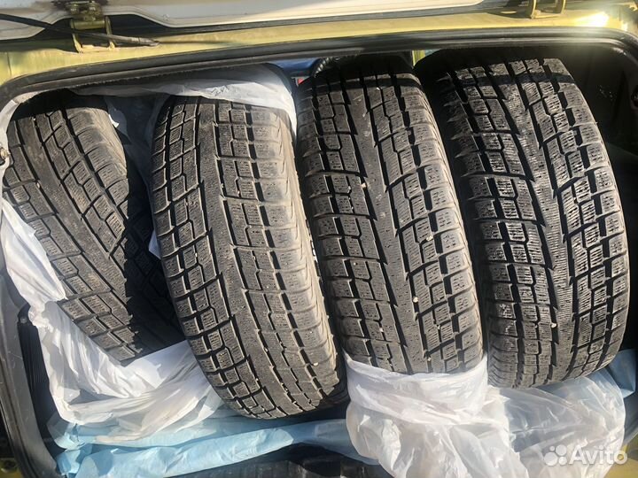 Yokohama A520 235/60 R17