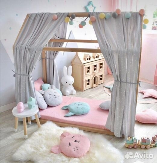 Воздушный балдахин для кровати домик