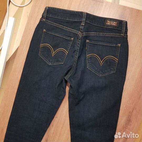 Джинсы Levi's