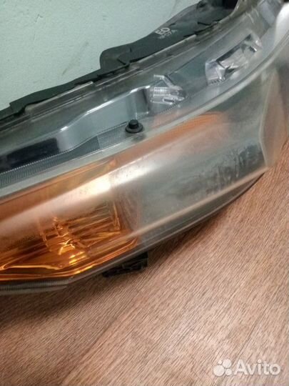 Фара передняя правая Honda Accord седан 2009