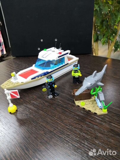 Lego 60221 Яхта для дайвинга