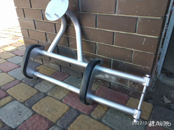 Продам кенгурятник на ниву