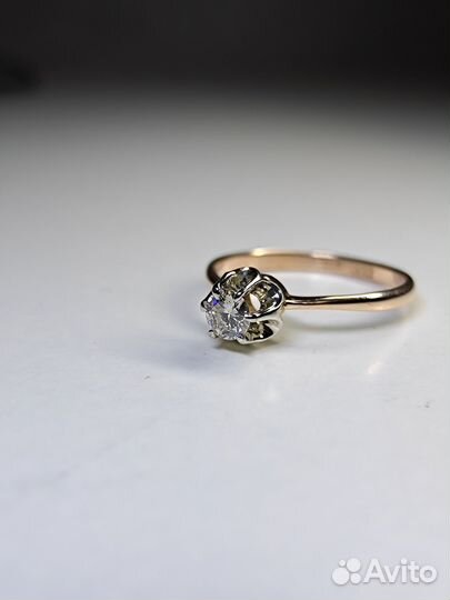 Золотое кольцо 583 пробы с бриллиантом