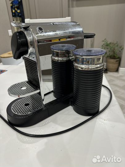 Капсульная Кофемашина bork с капучинатором