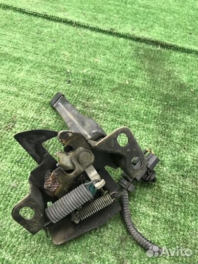 Замок капота Honda Civic FD1 R18A 2005