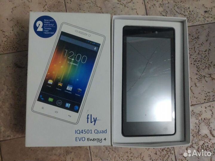 Телефон Fly