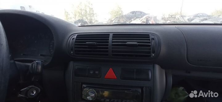Дефлектор воздуховод торпедо Audi A3 1997г