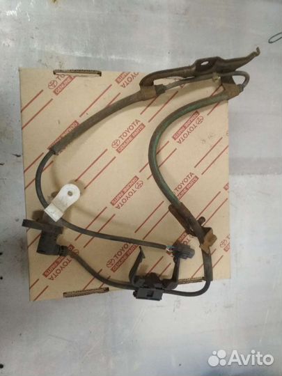 Датчик ABS Toyota Camry 40