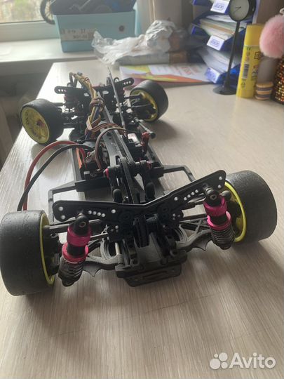 Машина на радиоуправлении для дрифта