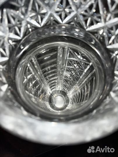 Ваза хрустальная для цветов