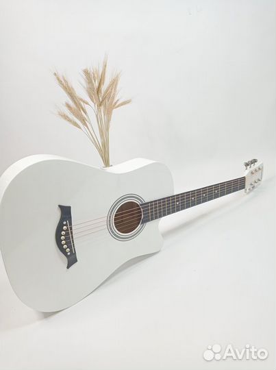Акустическая гитара
