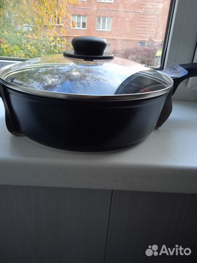 Сковорода глубокая, сотейник с крышкой 24 см