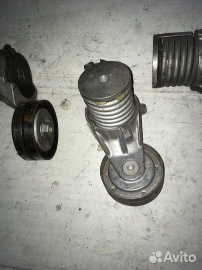 Ролик натяжной 1.6 / 1.4 VW Golf, Skoda, Seat, Aud