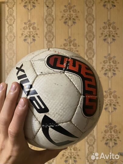 Футбольный мяч demix профессиональный matchball