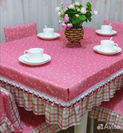 Праздничные кухонные комлекты (скатерть, шторы, че