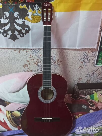 Классическая гитара Amati