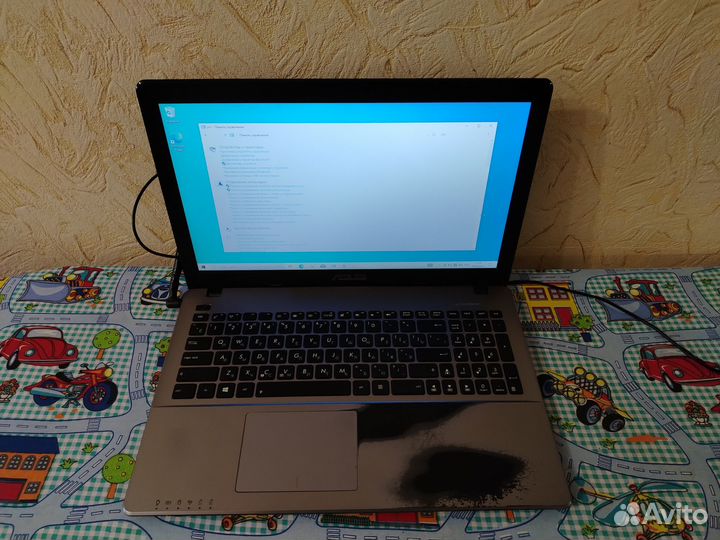 Ноутбук Asus X550C
