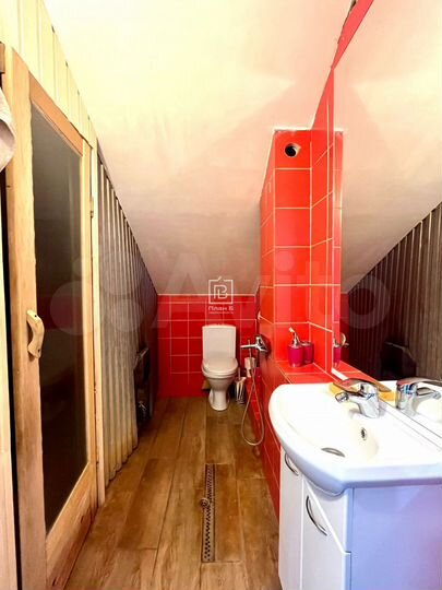 Дом 196 м² на участке 6 сот.