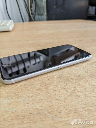 iPhone SE (2020), 256 ГБ