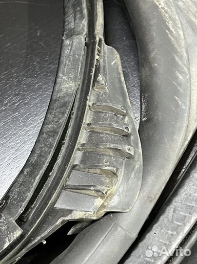 Уплотнитель заднего стекла Мерседес w210 e55amg