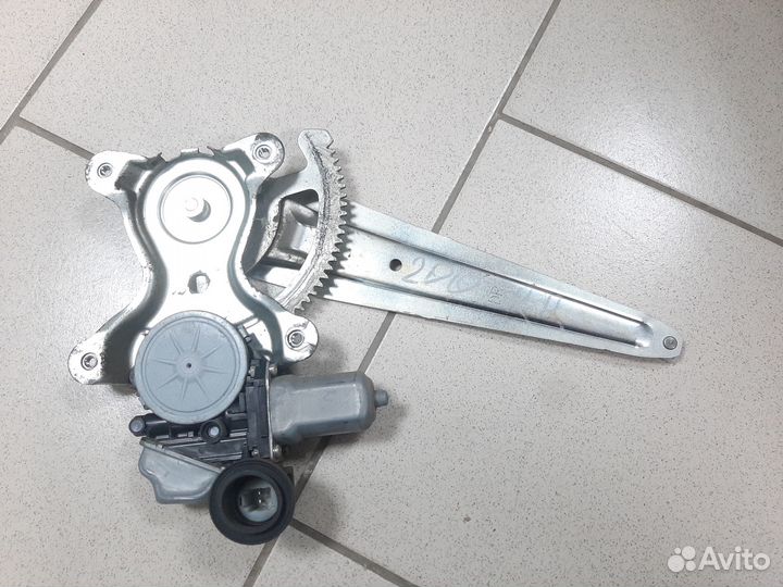 Стеклоподъемник задний правый LC 200 (2007-15)