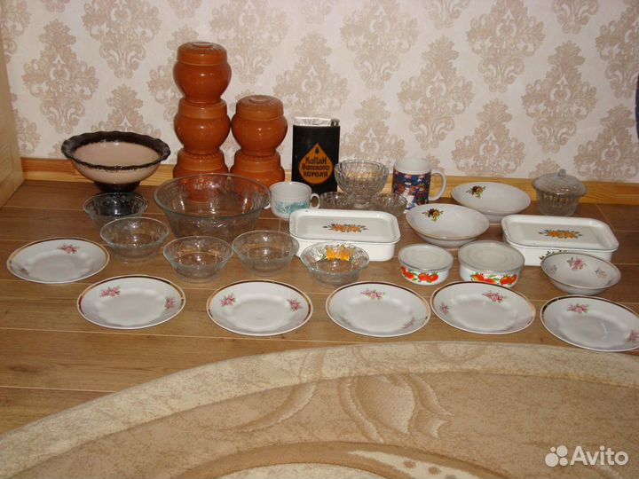 Тарелка пиалка горшочек чашка сахарница фляжка т.д