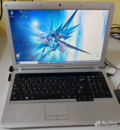 Ноутбук Samsung для учебы и работы