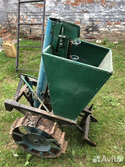 Картофелесажалка бу