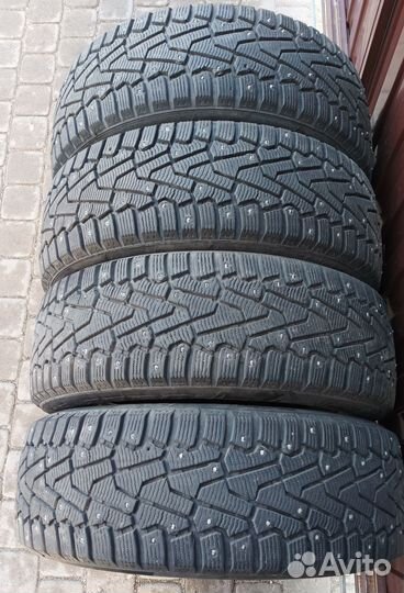 Pirelli Ice Zero 215/60 R17 100T
