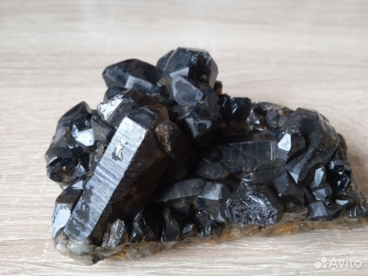 Камни и минералы коллекция