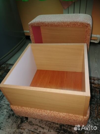 Пуфик в прихожую с ящиком