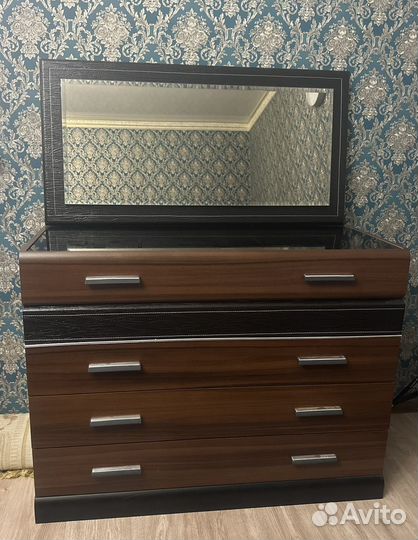 Спальный гарнитур из массива дерева бу