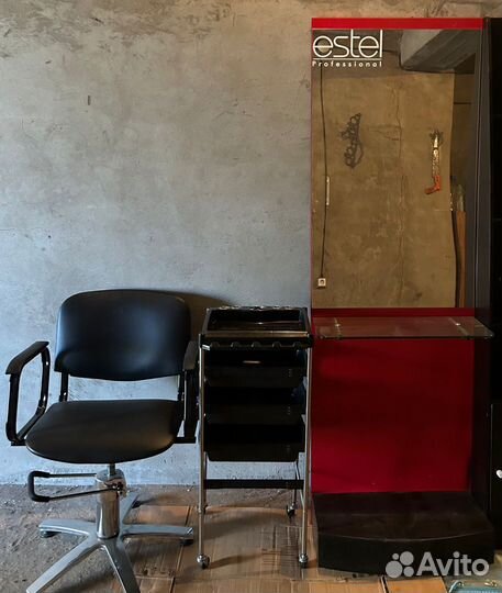 Продам комплект мебели для парикмахерской
