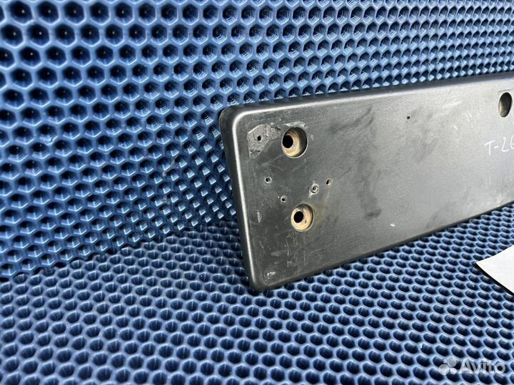 Рамка под номер передняя VW Touareg GP до 2010г