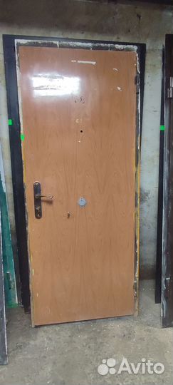 Дверь входная металлическая