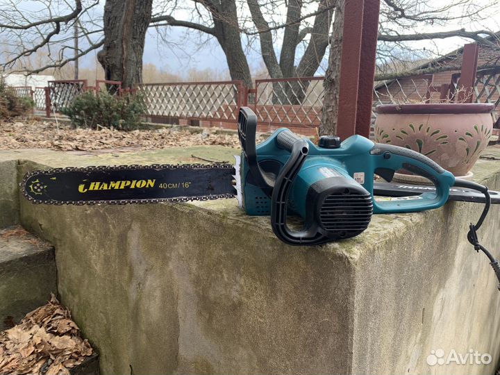 Электропила цепная Makita UC3520A