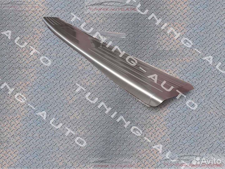 Накладка заднего бампера Toyota LC 100 V1798