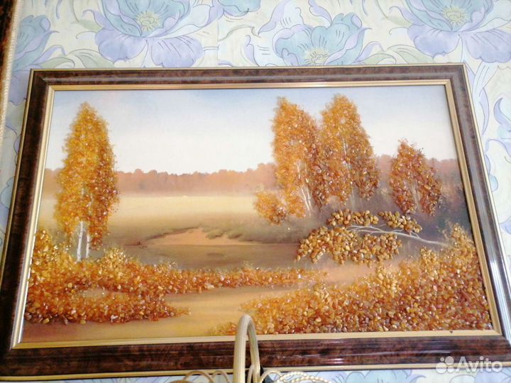 Картина из янтаря