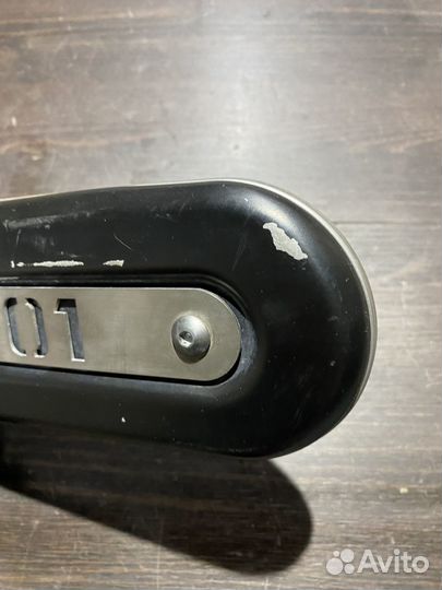 Левая накладка на раму для Yamaha MT-01 05-06